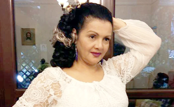 Cornelia Catanga s-a chinuit să slăbească, dar dublura sa a umilit-o, când şi-a pus perna, în dreptul burţii