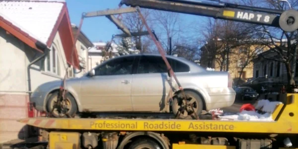 Autoturism parcat neregulamentar