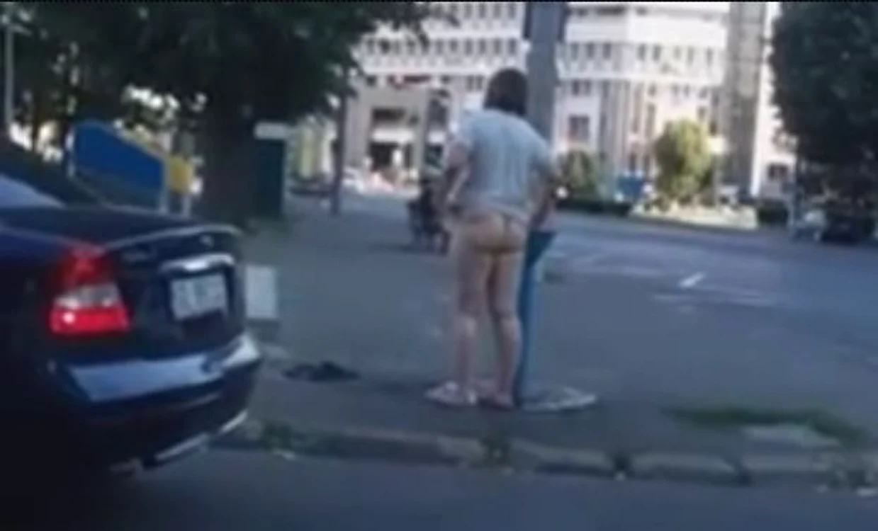 
    Femeia s-a răcorit unde a găsit prima sursă de apăcaptură  