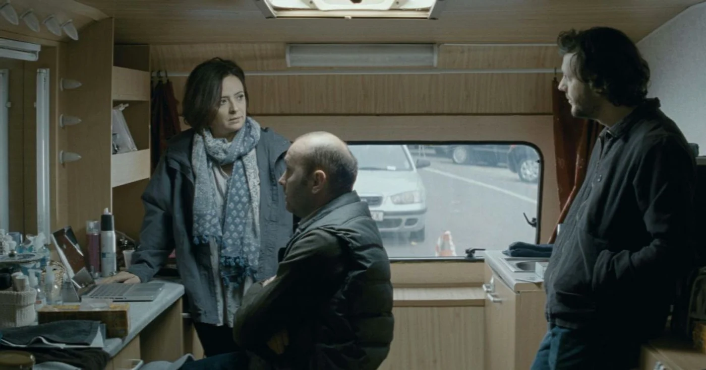 Scenă din filmul „Când se lasă seara peste Bucureşti sau metabolism“ regizat de Corneliu Porumboiu