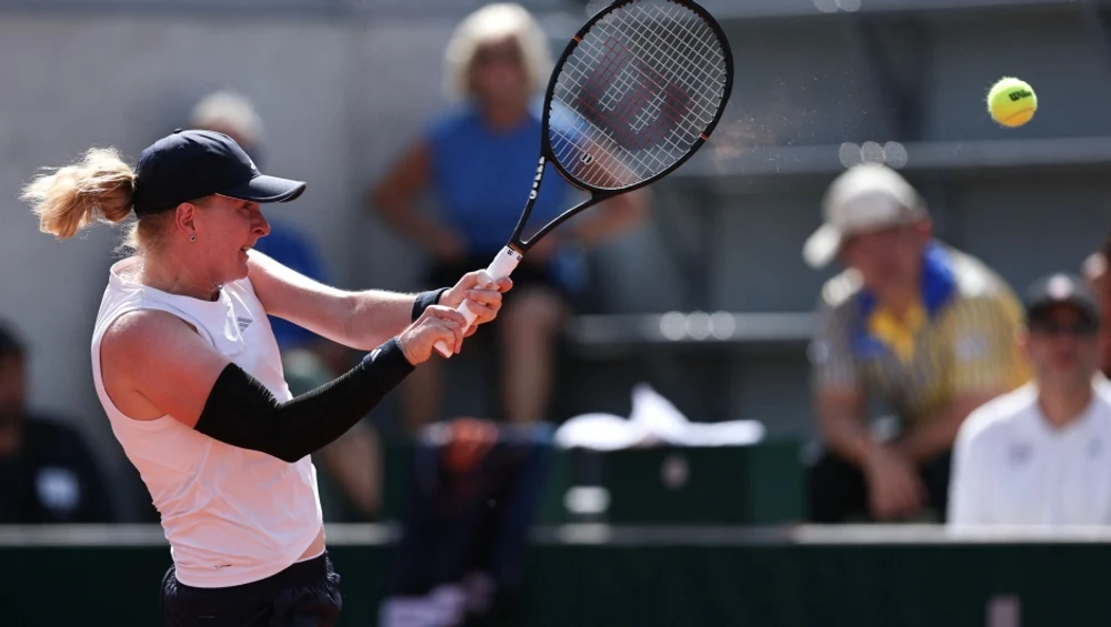 „Mi-au spus că nu voi putea juca tenis”. Francesca Jones, jucătoarea cu 8 degete, a câștigat primul meci la un Grand Slam
