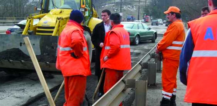 Mulţi dintre muncitorii din construcţii sunt aduşi din ţări asiatice
