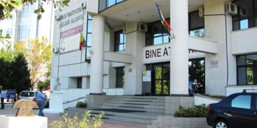 Universitatea „George Bacovia“ a prelungit perioada de înscrieri până pe 25 septembrie 