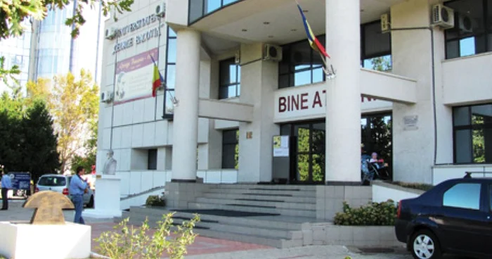 Universitatea „George Bacovia“ a prelungit perioada de înscrieri până pe 25 septembrie
