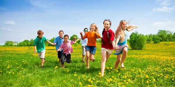 Copii fericiti FOTO Shutterstock 