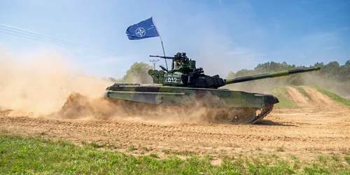 Tanc exercitiu NATO FOTO Shutterstock