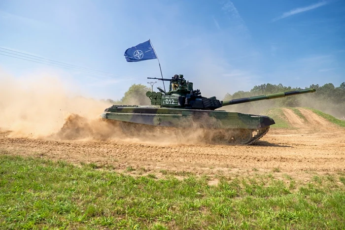 NATO FOTO Shutterstock