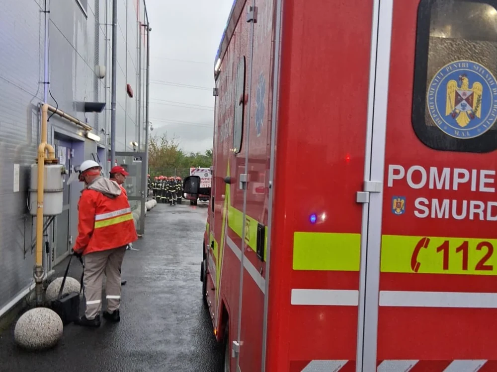 Explozie puternică într-un magazin din Baia Mare. O persoană a fost rănită