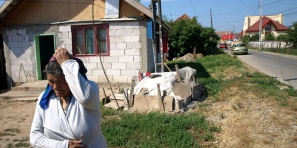 Eva Gabor spune că nu este interesată de banii oferiţi de milionarii Devei. Foto: D. Guţă