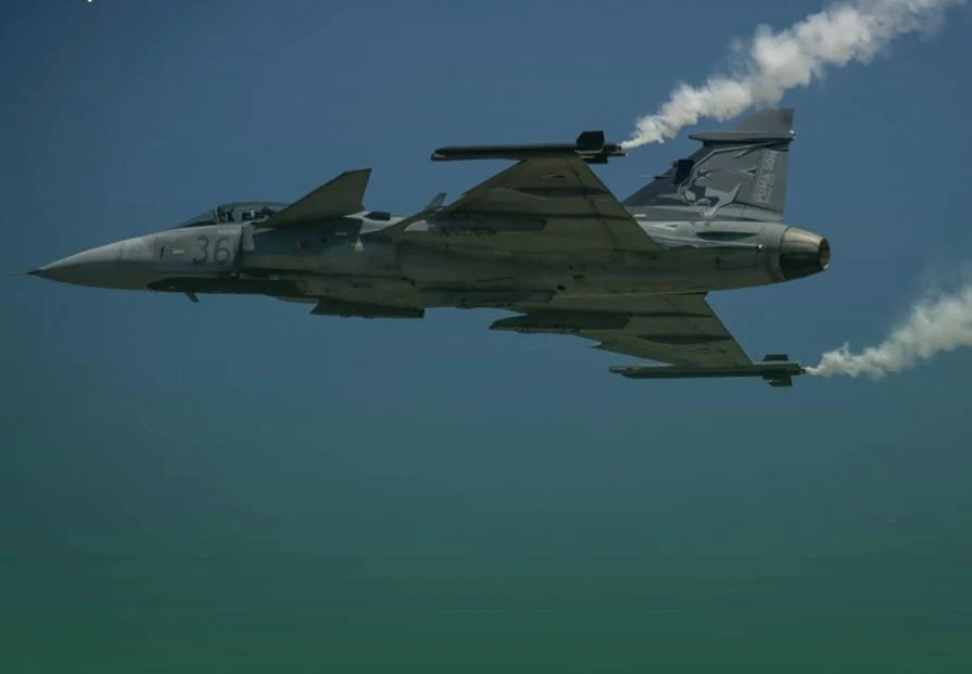 Avioane de luptă NATO au interceptat un avion de pasageri chinez Facebook/Dr. Ruszin-Szendi Romulus