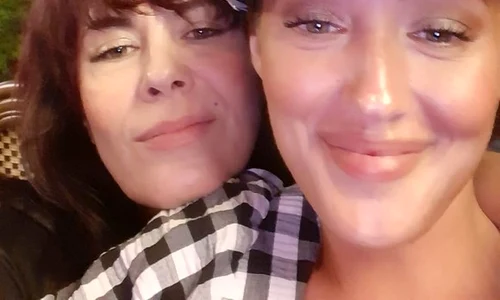Mariana Moculescu, alături de fiica ei, Nidia Sursa Facebook