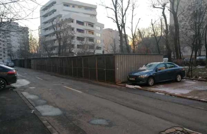 Potrivit primelor estimări, pe locul în care sunt aproximativ 20 de garaje, vor putea fi construite în jur de 40 de noi locuri de parcare Foto: Primăria Sectorului 5