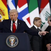 Donald Trump la summitul de pace din Egipt FOTO EPA EFE jpg