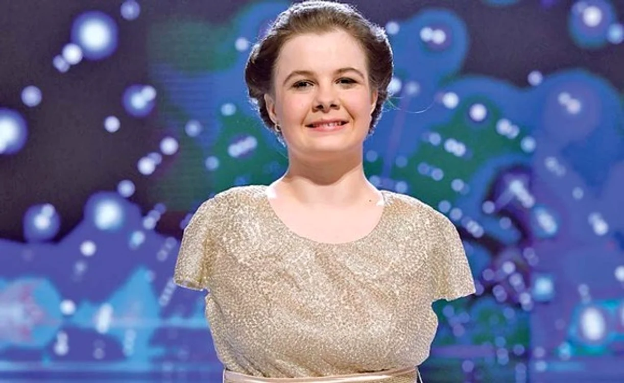 
    Lorelai Moșneguțu  
