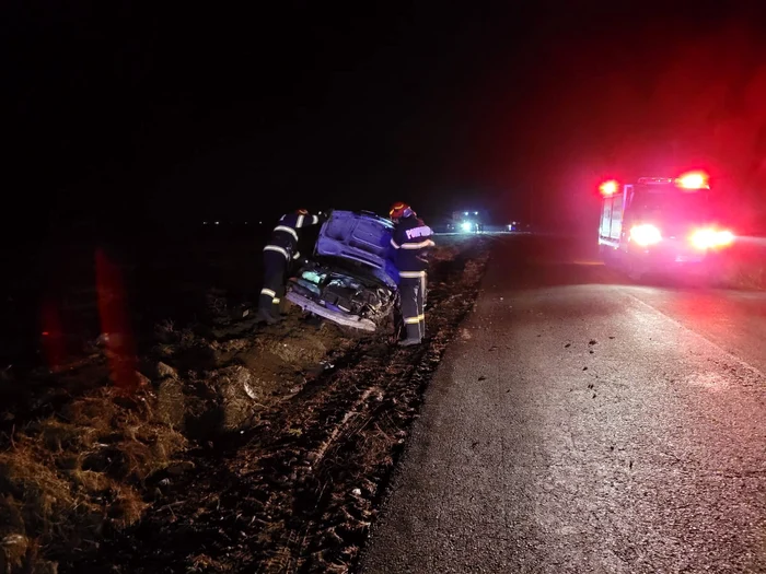 În autovehicule se aflau 11 persoane. FOTO IPJ Giurgiu