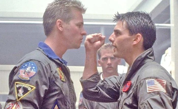 Val Kilmer şi Tom Cruise, în filmul Top Gun, anul 1986