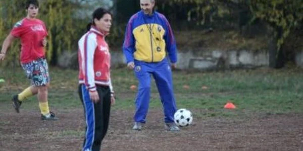 Pătraşcu este mândru că antrenează prima echipă de fete din Bănie