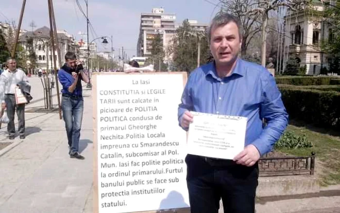 Virgil Iordache este unul dintre cei mai activi protestatari din Iaşi