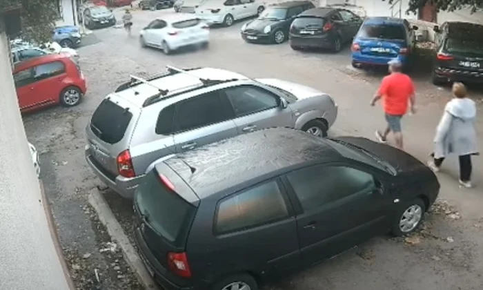 Momentul în care un bărbat a lovit intenționat cu mașina pe fosta sa concubină Foto   Captură video Focus Press  Youtube jpg
