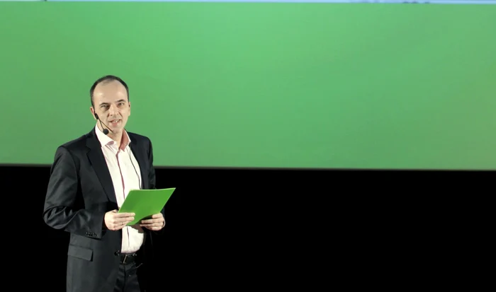 Lampros Iskos, Chief Technical Officer, Cosmote România, a specificat că reţeaua Cosmote oferă cea mai mare viteză 3G, şi anume 43,2 Mbps