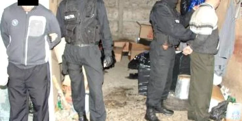 Bacău: Mii de pachete de ţigări din Ucraina şi Moldova confiscate de poliţişti