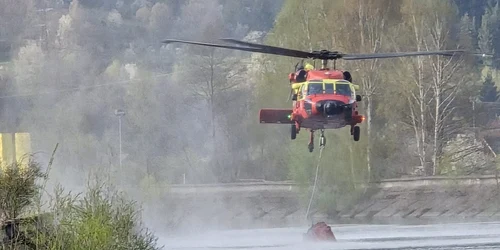 incendiu Cetateni 1, ziua 2 foto ISU Argeş jpg