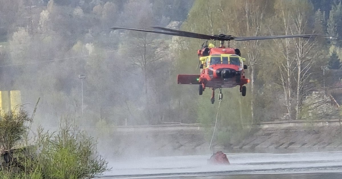 Incendiul din Argeș: Black Hawk în acțiune pentru stingerea flăcărilor
