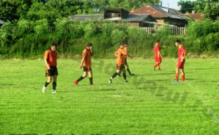 Cei doi au evoluat în partida Oinacu - Slobozia (foto Bogdan Vladu)
