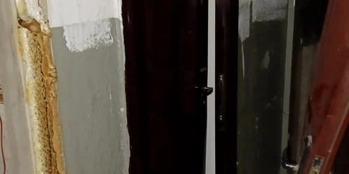 Explozia a avut loc într-un apartament dintr-un bloc de pe strada Avram Iancu. FOTO ISU Db