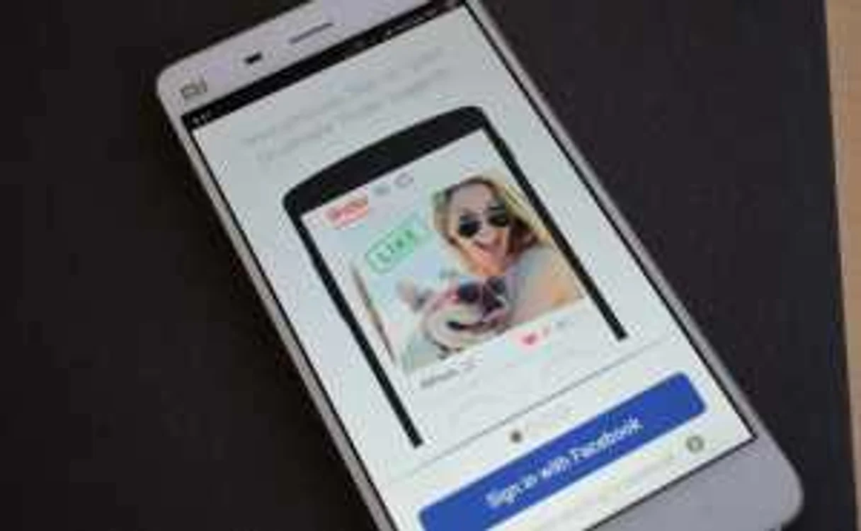 Tinder ar putea fi o soluţie de Ziua Îndrogstiţilor