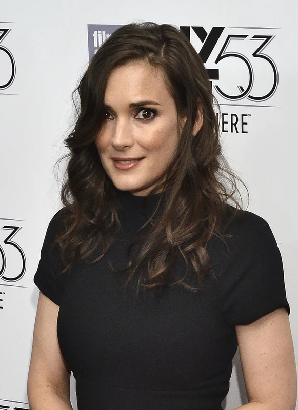winona ryder hepta 2167779 jpg jpeg