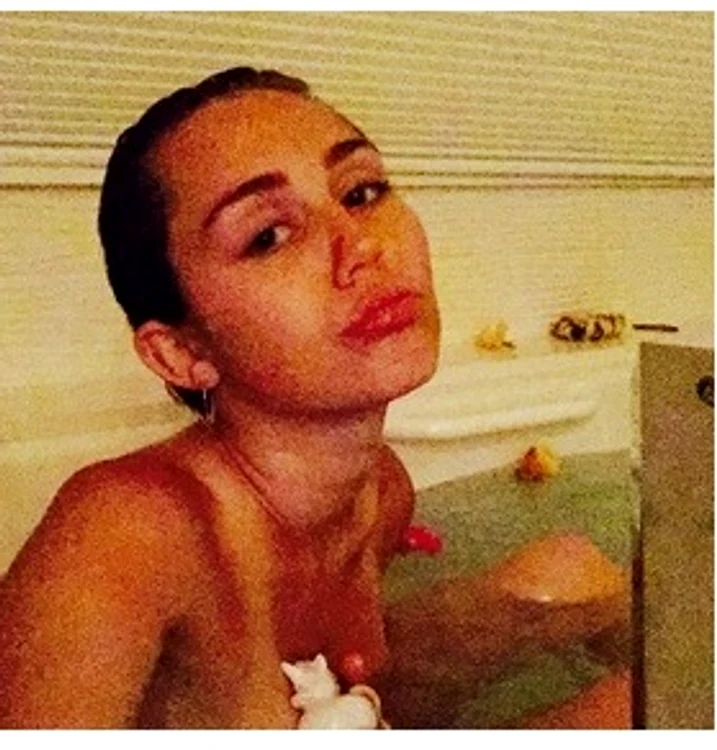 
    Diva se luptă cu febraFoto: Instagram  