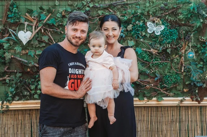 Fiica Gabrielei Cristea a avut parte de câteva surprize la petrecerea de rupere de turtă