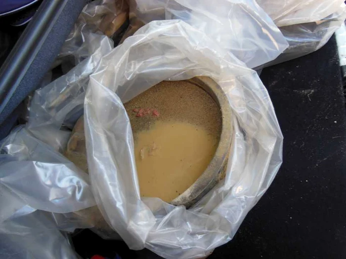Material sustras din galerii din care urma să fie extras aur FOTO IPJ Alba