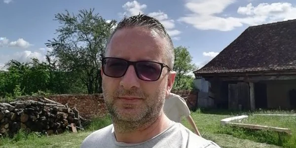 Subofiţerul Marius Petre Toader - jandarmul vâlcean care s-a sinucis aruncându-se de la etajul 5 al blocului în care locuia Foto Arhiva personală