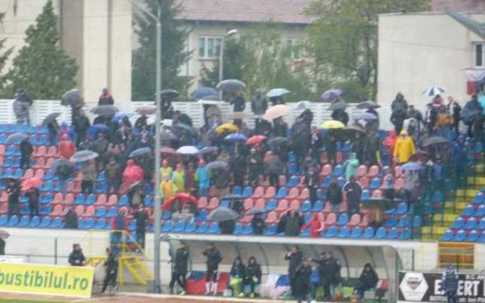 Publicul de pe stadionul municipal va fi pus să renunţe la înjurături şi alte vorbe ”grele” adresate adversarilor FOTO Adevărul