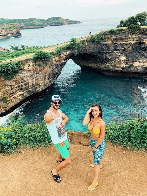 Liza, alături de colegul ei, Valentin