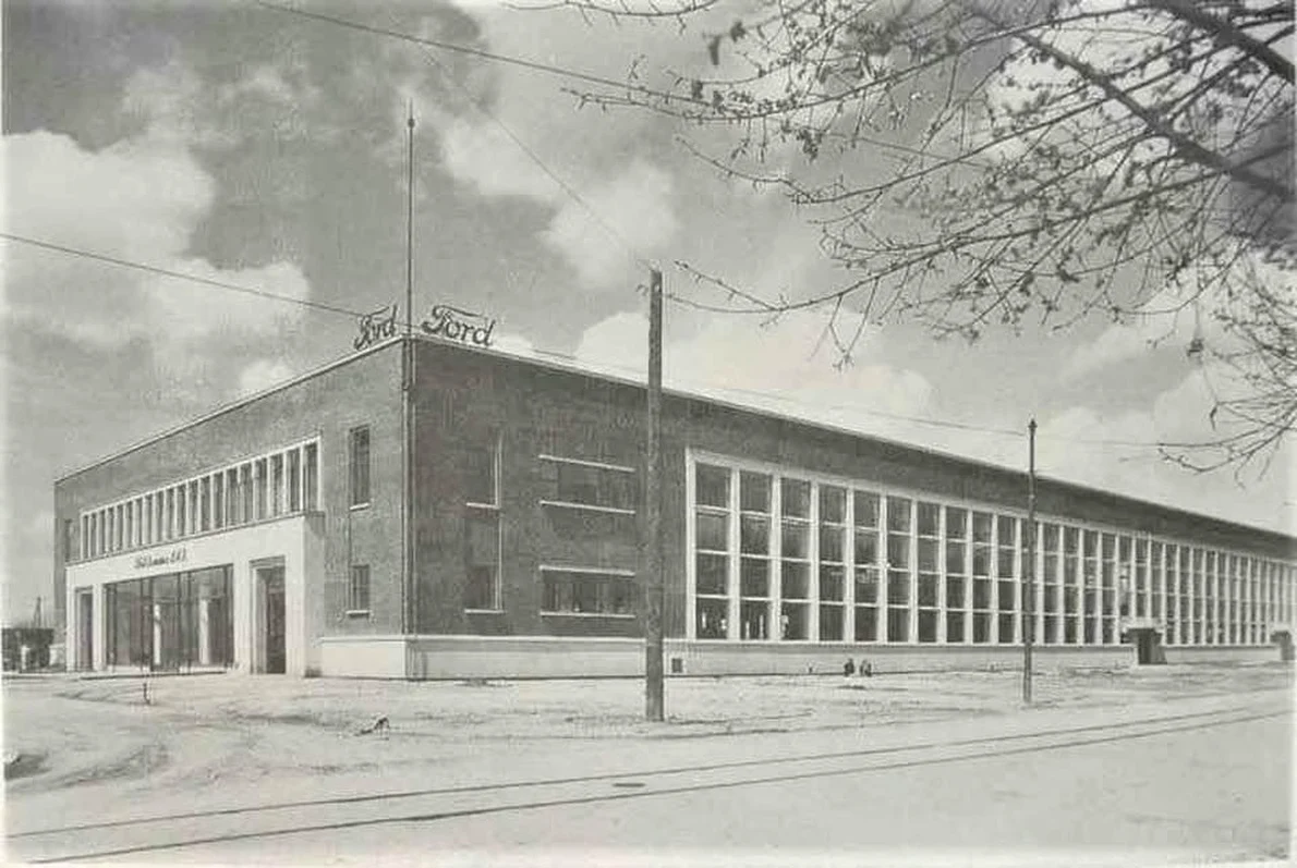 Fabrica Ford din București, în perioada interbelică (© Neoclassicism Enthusiast / Wikimedia Commons)