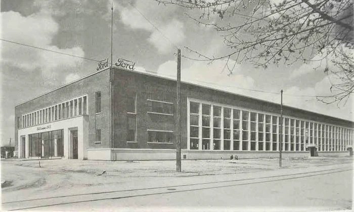 Fabrica Ford din București, în perioada interbelică (© Neoclassicism Enthusiast / Wikimedia Commons)