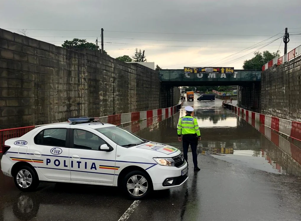 Pasajul de la Vîlcele este blocat