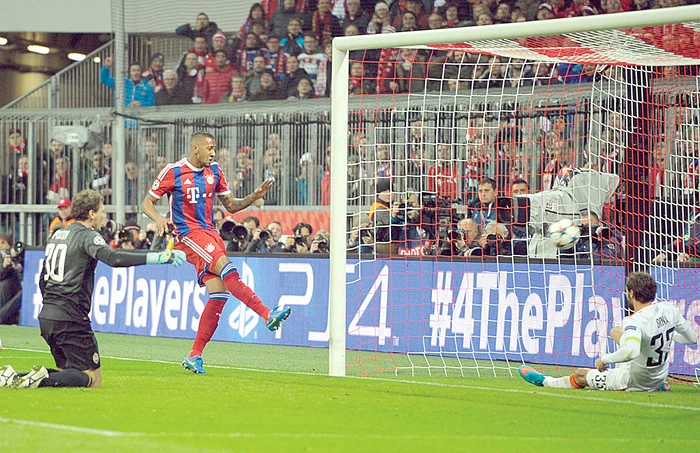 2-0, min. 34. Boateng a înscris  din apropiere 