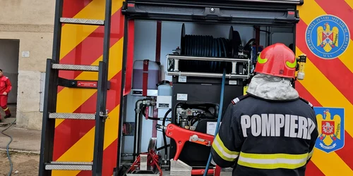 Incendiu bloc botosani ISU BOTOSANI4 jpg