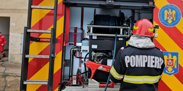 Incendiu bloc botosani ISU BOTOSANI4 jpg