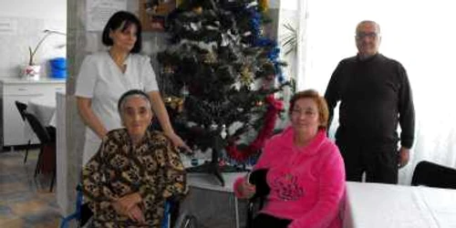 Bătrânii primesc cu bucurie darurile celor cu suflet mare
