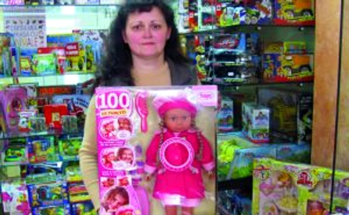 Mihaela Jula precizează că papuşa Maria se află în topul celor mai căutate jucării pentru fetiţe