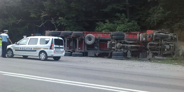 Şoferul s-a ales cu câteva răni uşoare (foto: arhivă)