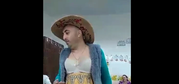 Botoșăneanul s-a prezentat la vot în rochie și sutien FOTO captură video