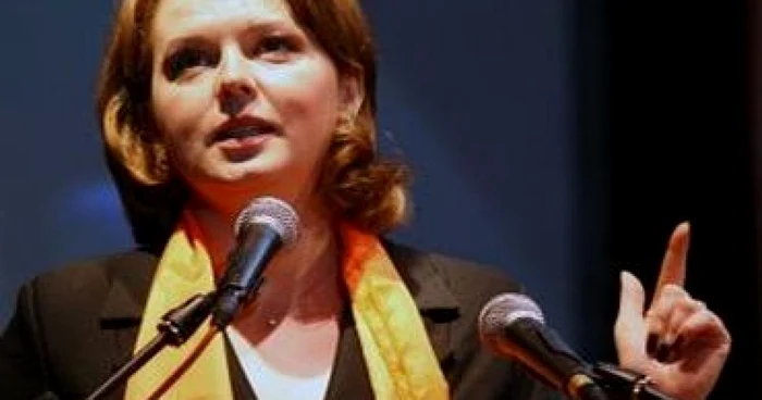 Roberta Anastase l-a acuzat pe Bănicioiu că a hărţuit o secretară