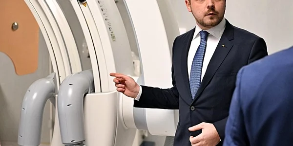 Alexandru Rogobete despre cele 14 şantiere pentru construcţia de unităţi sanitare noi Foto Facebook Alexandru Rogobete jpg