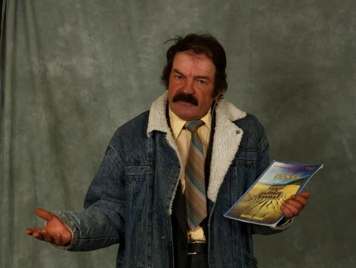 Poetul Victor Pânzaru adoră să „cânte“ femeia în poezie